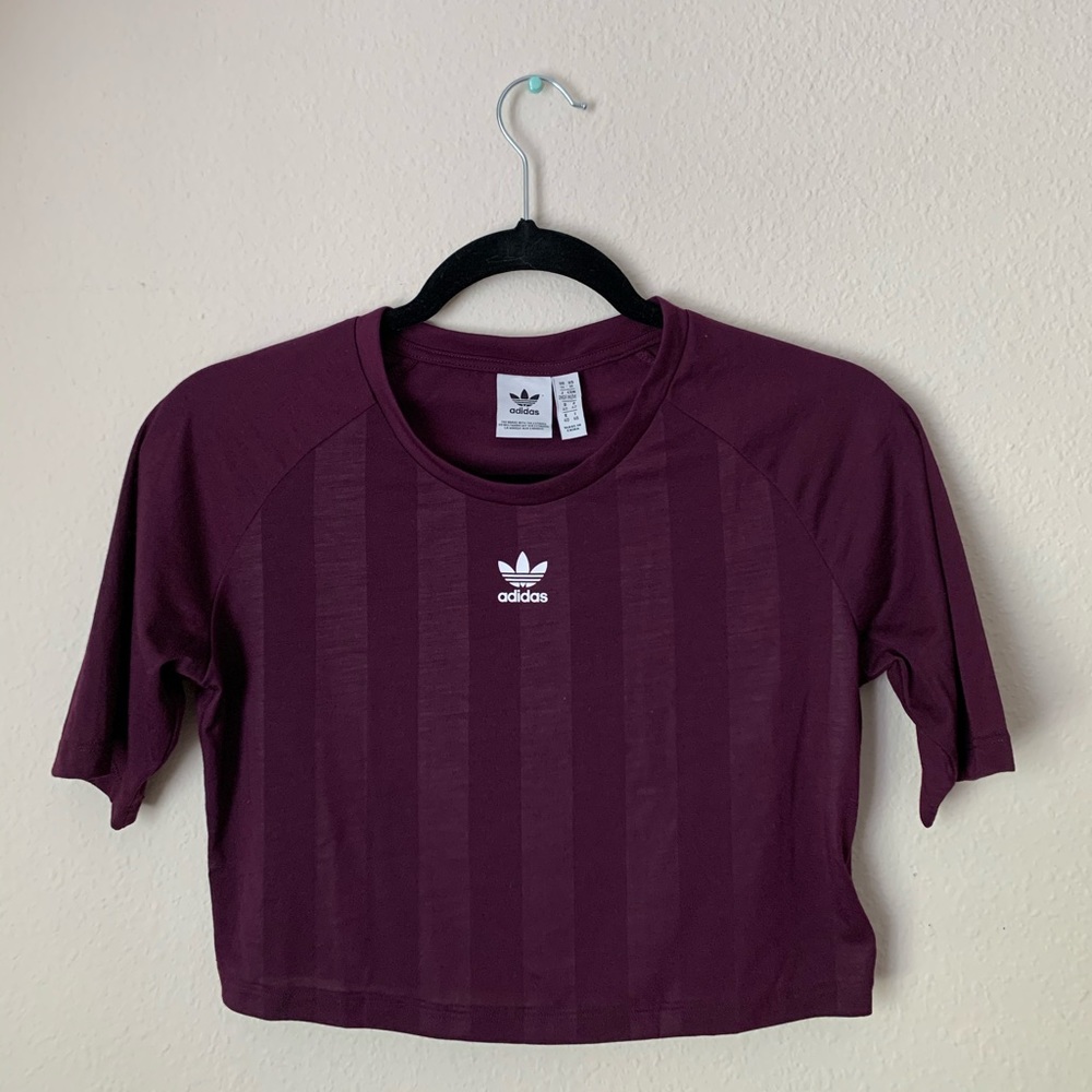 ADIDAS CROP LIKE NEW (M)
